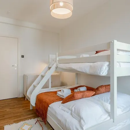 Pleasant In The Center Of * أوستيند